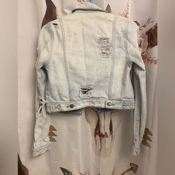 XS Guess distressed denim jacket​​​ - Picture 6 of 8